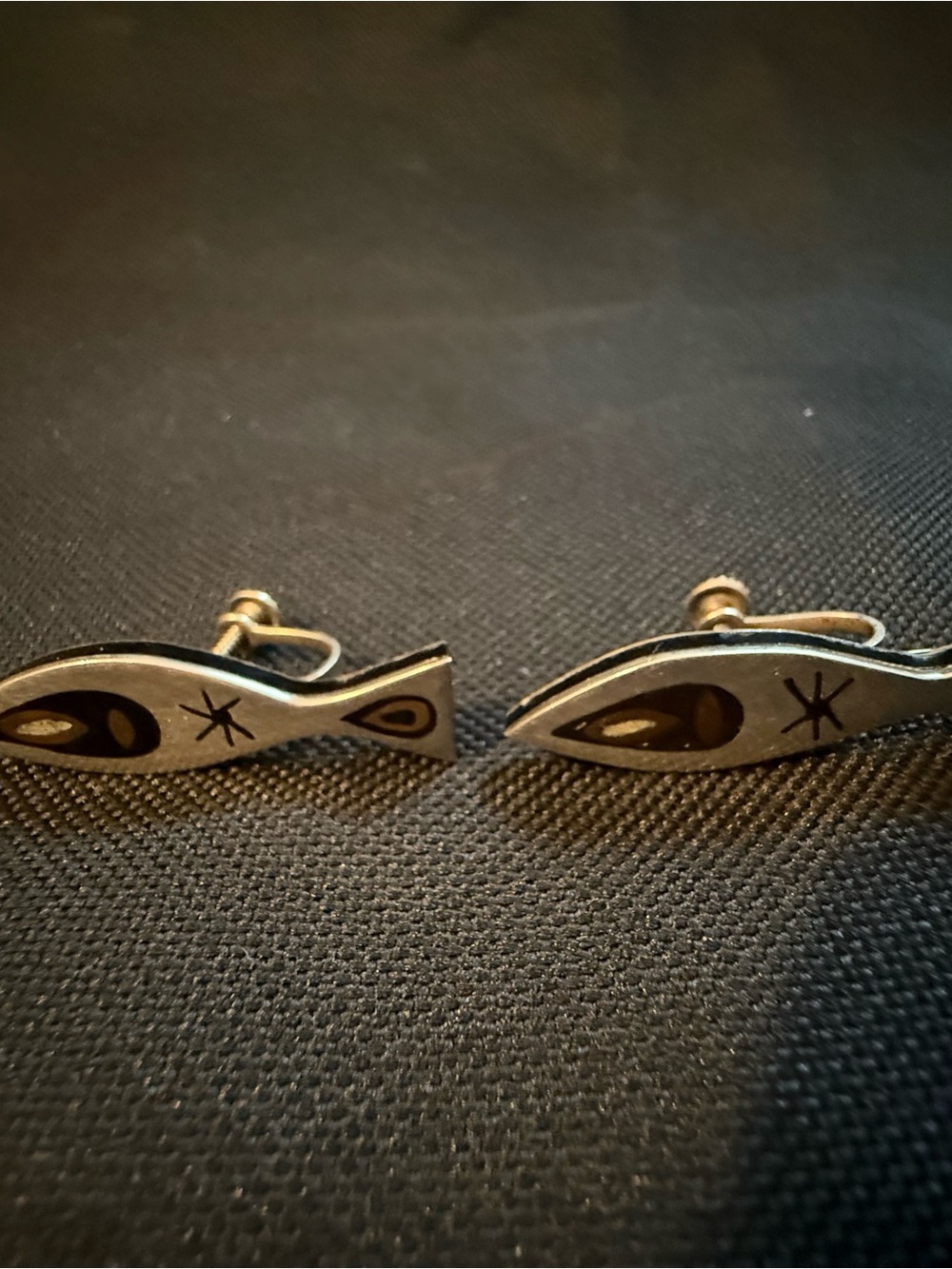 Taxco HAB Sterling Fish Motif Screwback Earrings - Silver with Copper Inlay - Picture 2 of 14